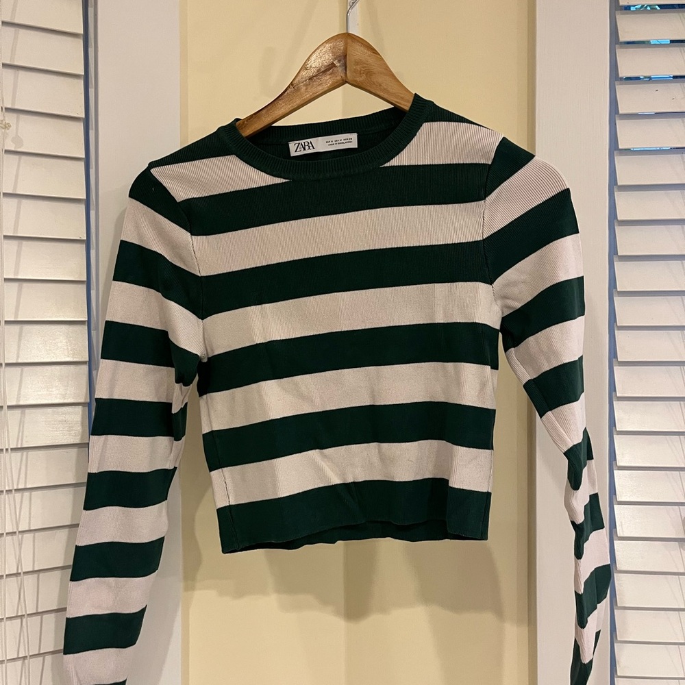 Zara Green and White Knit Top